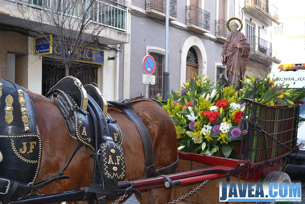 La imagen de San Antonio cerraba el desfile de caballerías