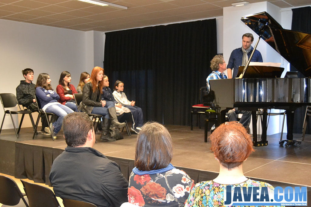 La masterclass de Philippe Raskin tuvo lugar en el Conservatorio de Música Profesional de Jávea