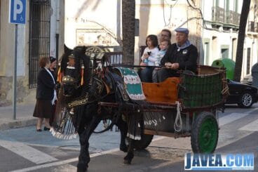 Los caballos y ponis lucieron sus mejores galas para el desfile de caballerías