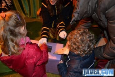 Los pequeños entregaban sus cartas a los Pajes Reales