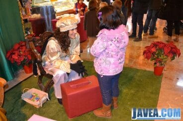 Los pequeños pudieron conversar con los pajes reales