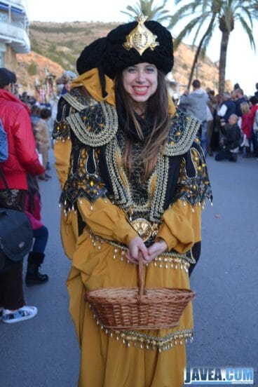 Paje del Rey Melchor durante la cabalgata del puerto de Jávea
