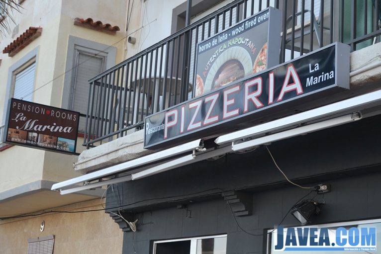 Pizzeria La Marina en Jávea en primera línea de la Playa La Grava