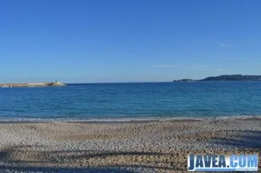 Playa de La Grava en el puerto de Jávea