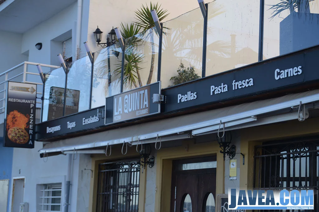 Restaurante La Quinta en Jávea a primera línea de la Playa La Grava