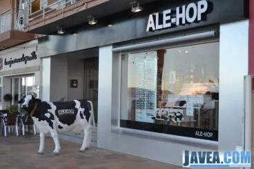 Tienda Alehop a primera línea de la Playa La Grava