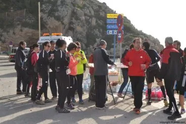 Avituallamiento en la Playa de la Granadella de Jávea para los participantes