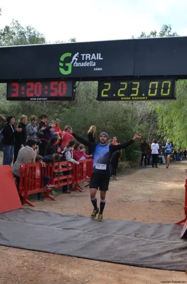 Celebrando la llegada a la meta