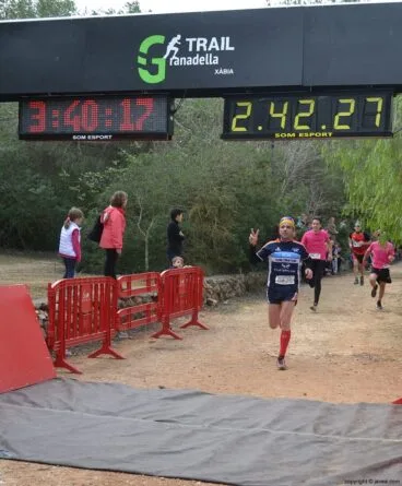 Corredor en la línea de meta