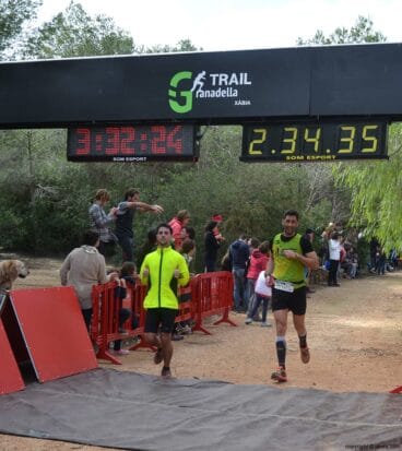 Corredores llegando a la meta