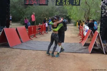 Emotiva llegada en la Granadella Trail 2014