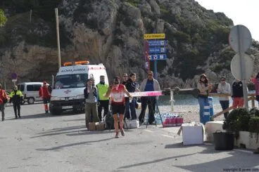 En la Playa de la Granadella se habilitó un avituallamiento para los participantes