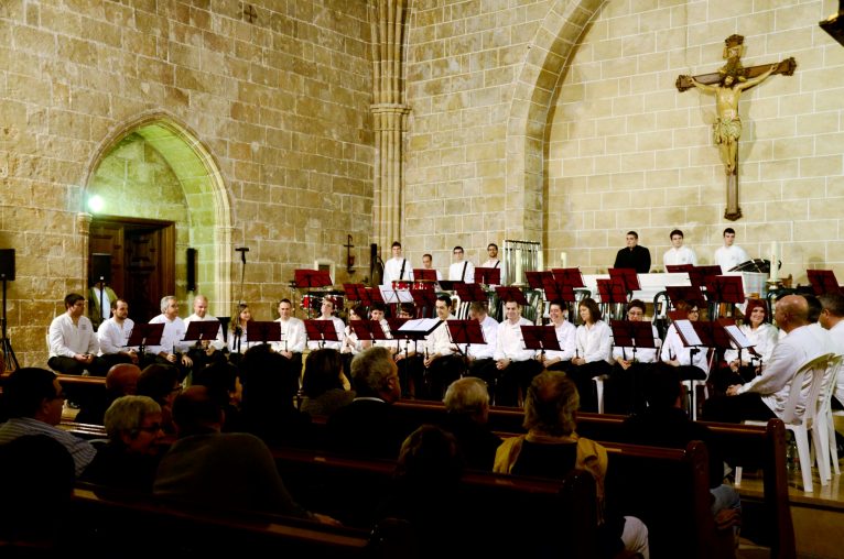 La Colla de Xirimitabs de Xàbia celebró su quinto aniversario con un concierto en la Iglesia de San Bartolomé