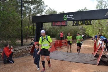 Llegada a la meta casi llegadas las tres horas de carrera