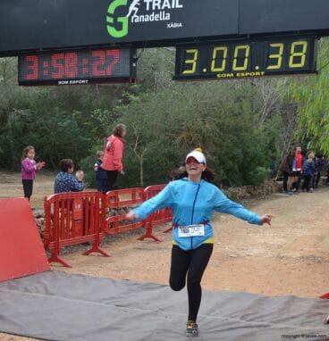Llegada a la meta de la granadella Trail Jávea 2014