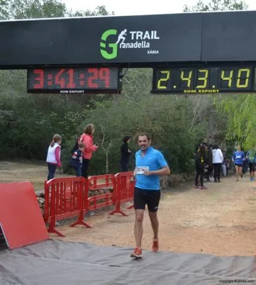 Llegada al punto de meta de la Granadella Trail Xàbia