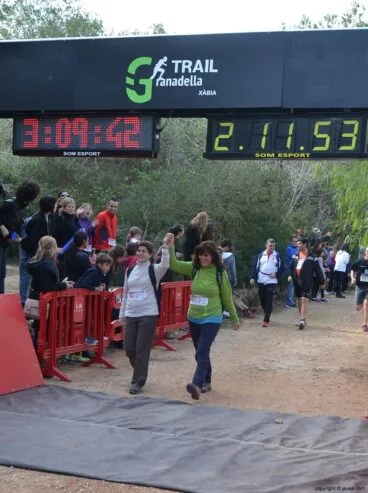 Los caminantes también celebraban su llegada a la meta