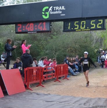 Los corredores celebraban su llegada a la meta