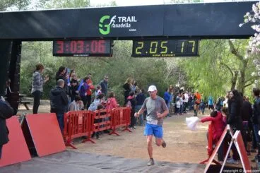 Los corredores iban llegando a la meta