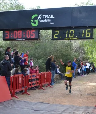 Momento de llegada a la línea de meta