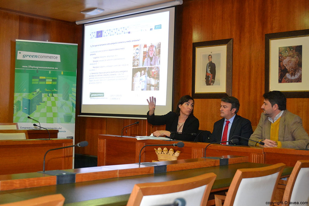 Silvia Ordiñaga, José Chulvi y Juan Luís Cardona en la presentación del Green Commerce