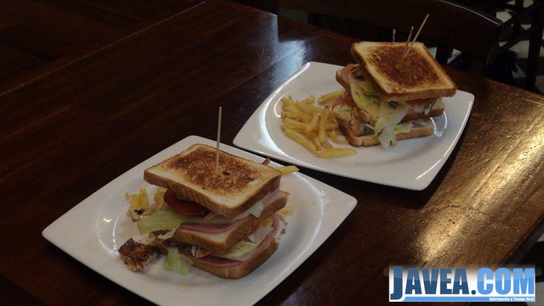 Variedad de sándwiches en Bar Restaurante L'almadrava