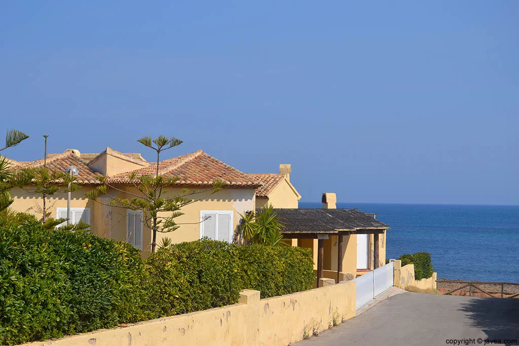 A lo largo de la playa del segundo montañar hay villas privadas que se encuentran a escasos metros de la playa