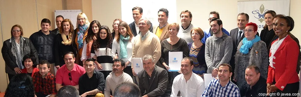 Alumnos y personal docente de la primera edición del curso de fomento de empleo y hostelería y turismo