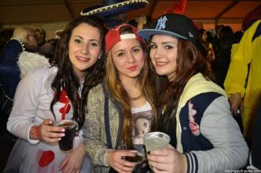 Amigas en el carnaval de Jávea 2014