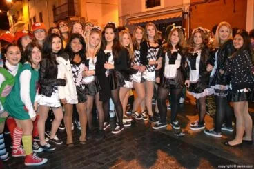 Amigas en el carnaval de Jávea