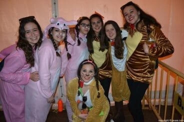 Amigas en el carnaval de Xàbia