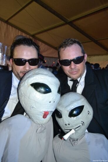 Amigos celebrando el carnaval en Xàbia