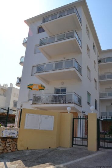 Apartamentos El Castillo en Jávea en la playa del segundo montañar