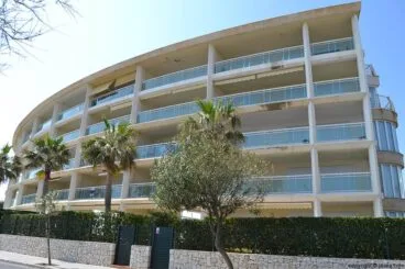 Apartamentos Golden Gate en la playa del segundo montañar de Jávea