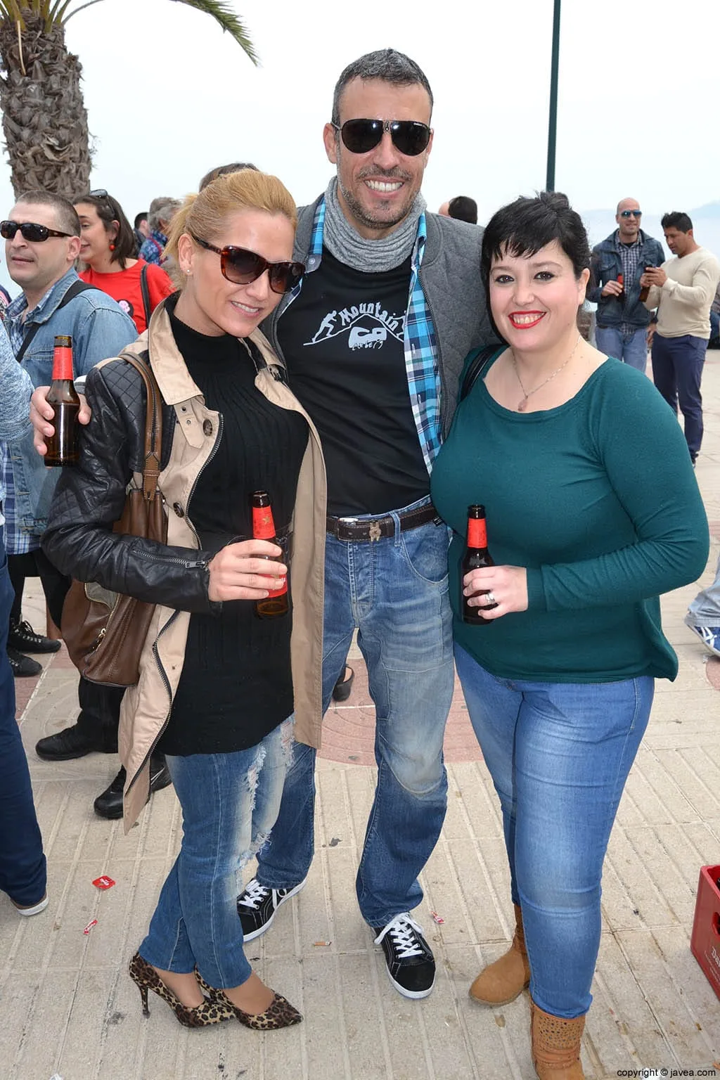 Celebrando el mig any de baret de bous en el puerto de Jávea