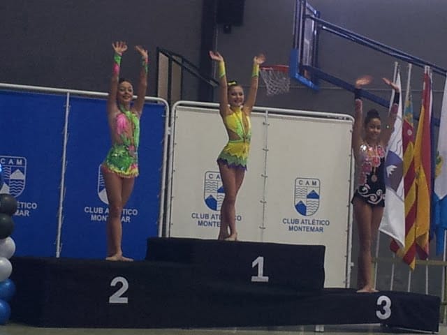 Clara Caballer en el podium autonómico
