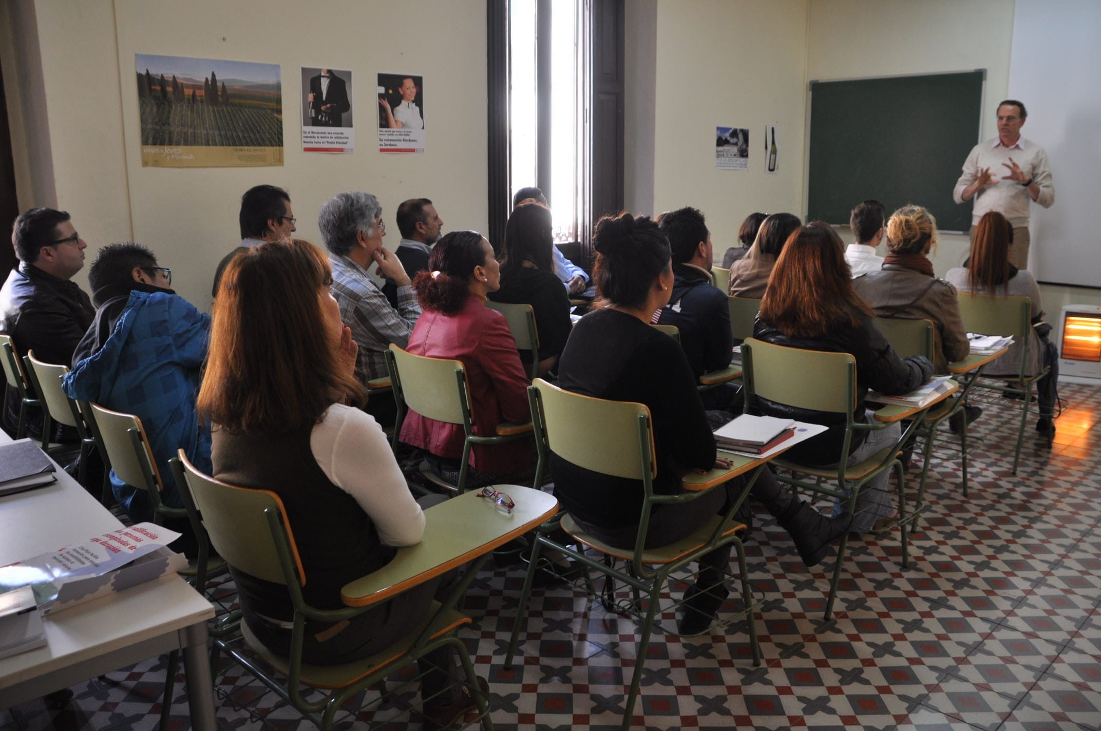 Curso de camarero de sala de la Cruz Roja de Jávea