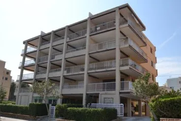 Edificio de apartamentos Sahja en la playa del segundo montañar de Jávea