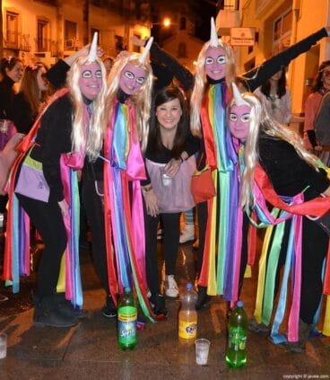 El desfile de carnaval salió de la placeta del convent de Jávea