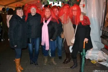 Grupo de amigas en el carnaval de Jávea