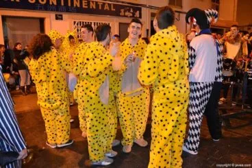 Grupo de quintos antes de comenzar el desfile