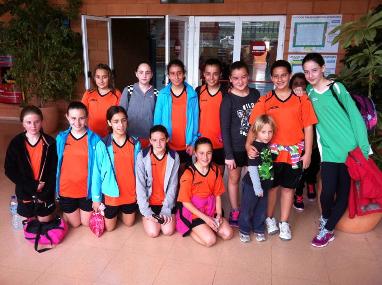 Equipo de la Escuela Municipal de balonmano de Xàbia