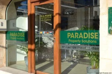 Inmobiliaria Paradise Property Solutions en la Playa del Arenal de Jávea