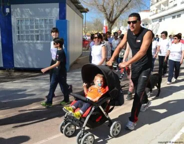 La Cursa de la Dona de Xàbia salió desde la pista de Atletismo del Colegio Público Graüll de Jávea