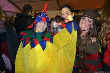 La carpa del carnaval se instaló en la Plaza de la Constitución de Jávea
