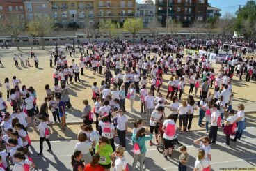 La pista de atletisme del colegio público graüll de Jávea acogió la salida de la cursa de la dona
