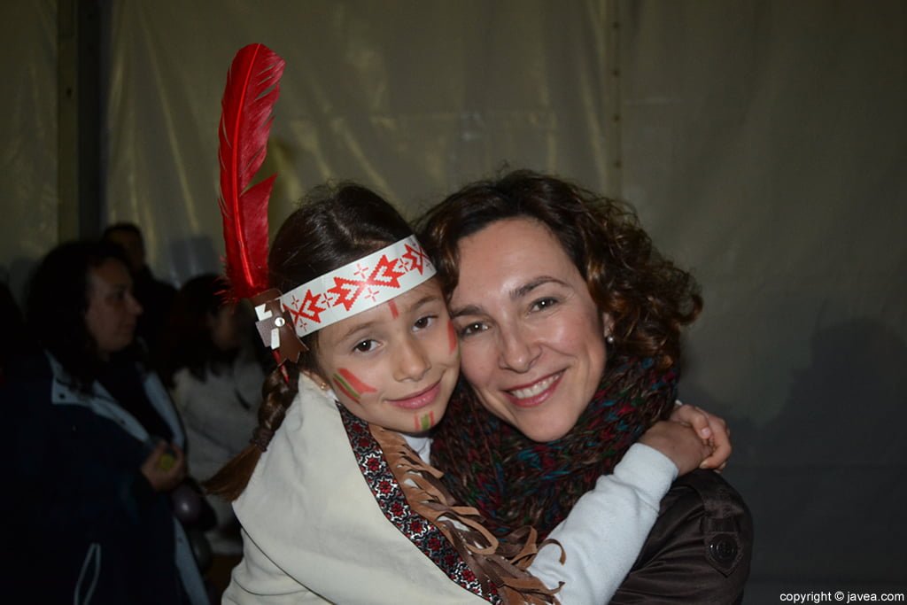 Madre e hija en el carnaval infantil de Jávea