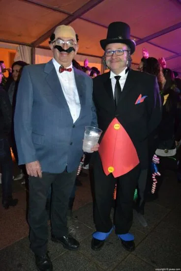 Pareja de disfraces en el carnaval de Jávea