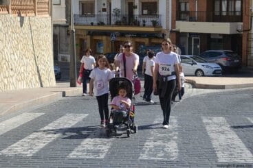 Participantes durante el recorrido de la cursa de la Dona
