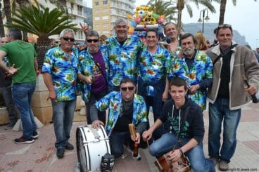 Penya La Bufa en el paseo marítimo celebrando el mig any